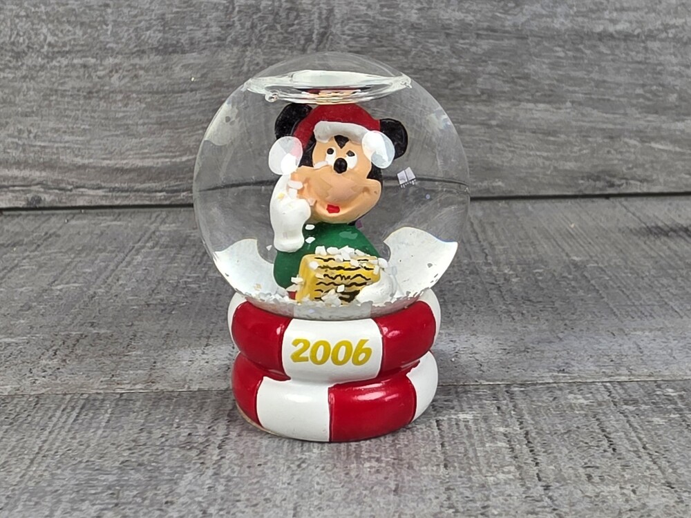 VTG Disney JC Penny 2006 Mickey Mouse Christmas Mini Snow Globe 25b9